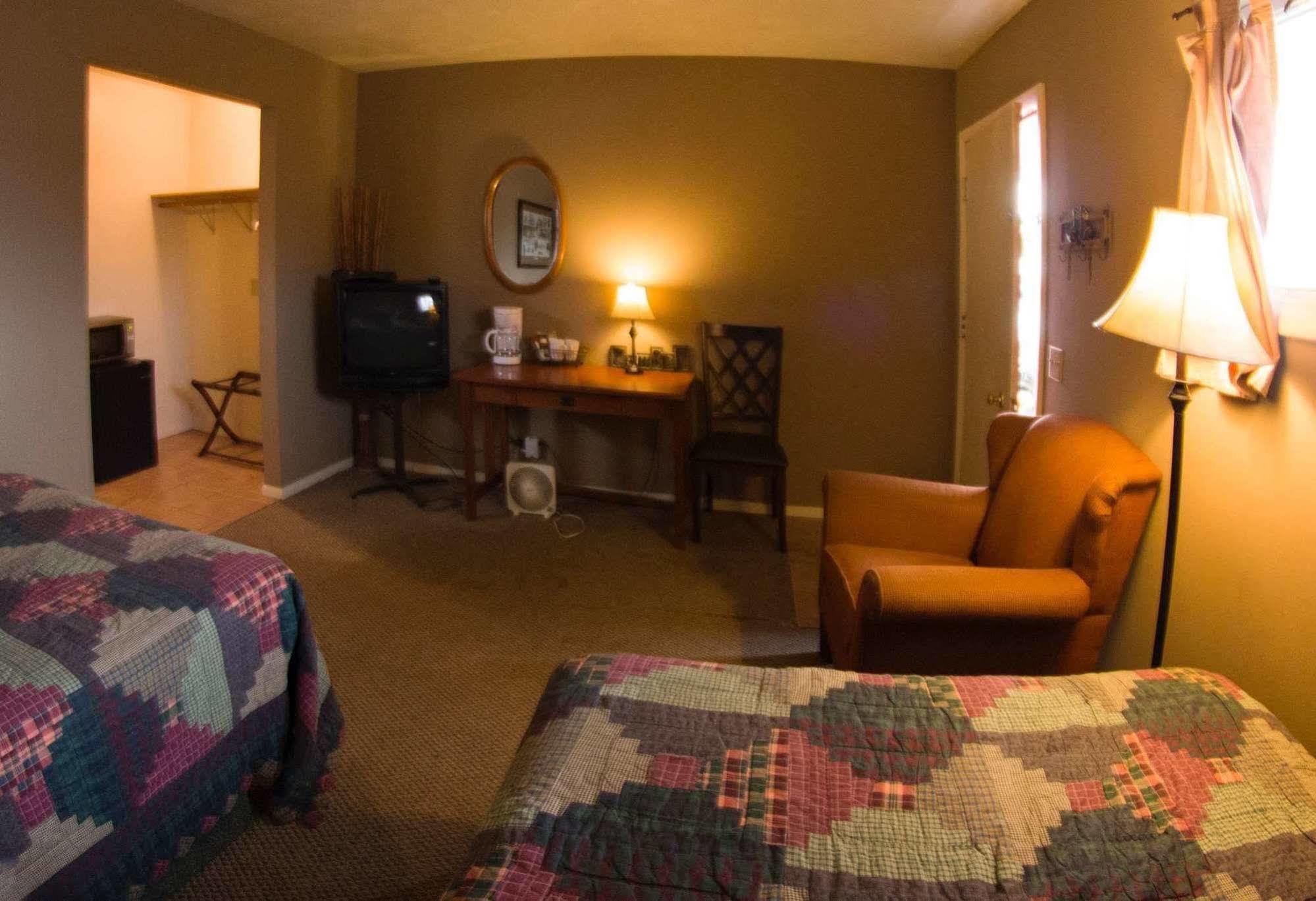 Yellowstone Holiday Motel West Yellowstone Kültér fotó