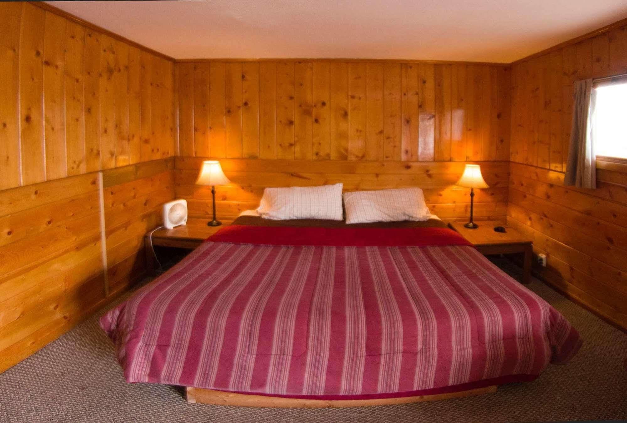 Yellowstone Holiday Motel West Yellowstone Kültér fotó